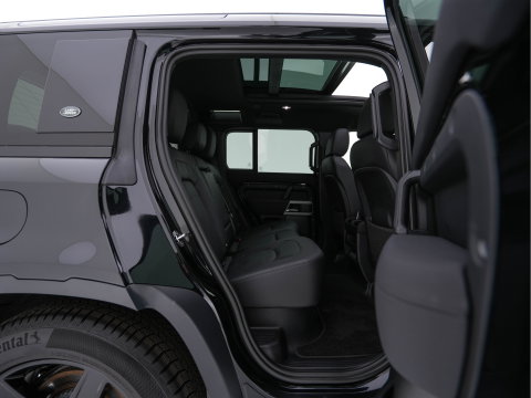 Land Rover Defender 110 2.0 P400e 110 XS Edition (Plug-in) (INCL-BTW-BPM) *PANO | LEATHER | FULL-LED | MERIDIAN-AUDIO | BLINDSPOT | TOPVIEW | AIRSUSPENSION | HEATED-COMFORTSEATS | KEYLESS | CARPLAY | LANE-ASIST | DAB+ | PRIVACYGLASS | 20''ALU*