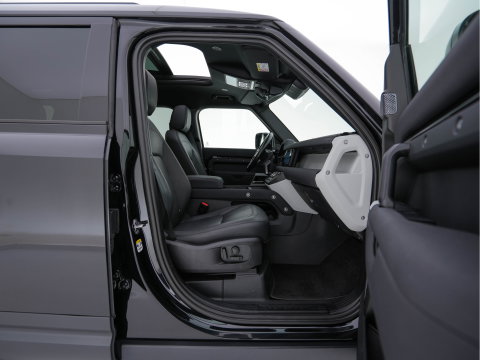 Land Rover Defender 110 2.0 P400e 110 XS Edition (Plug-in) (INCL-BTW-BPM) *PANO | LEATHER | FULL-LED | MERIDIAN-AUDIO | BLINDSPOT | TOPVIEW | AIRSUSPENSION | HEATED-COMFORTSEATS | KEYLESS | CARPLAY | LANE-ASIST | DAB+ | PRIVACYGLASS | 20''ALU*