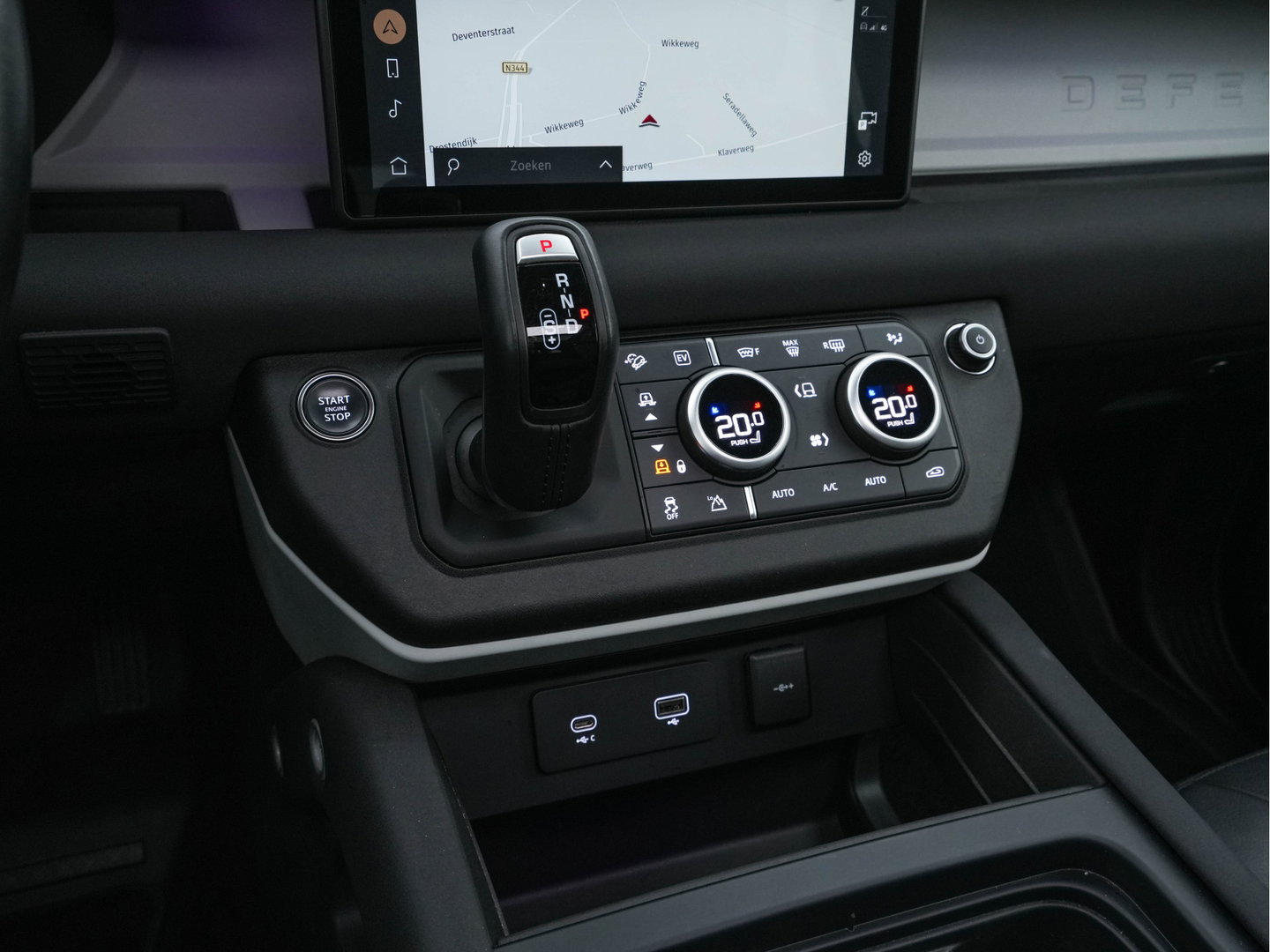Land Rover Defender 110 2.0 P400e 110 XS Edition (Plug-in) (INCL-BTW-BPM) *PANO | LEATHER | FULL-LED | MERIDIAN-AUDIO | BLINDSPOT | TOPVIEW | AIRSUSPENSION | HEATED-COMFORTSEATS | KEYLESS | CARPLAY | LANE-ASIST | DAB+ | PRIVACYGLASS | 20''ALU*