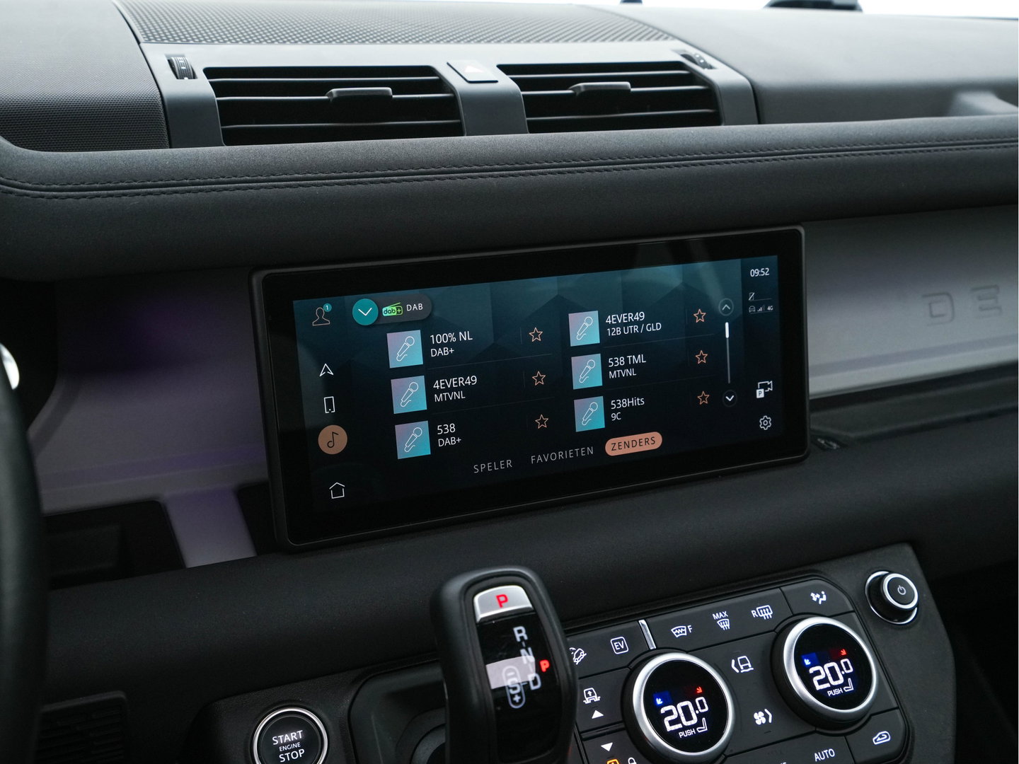 Land Rover Defender 110 2.0 P400e 110 XS Edition (Plug-in) (INCL-BTW-BPM) *PANO | LEATHER | FULL-LED | MERIDIAN-AUDIO | BLINDSPOT | TOPVIEW | AIRSUSPENSION | HEATED-COMFORTSEATS | KEYLESS | CARPLAY | LANE-ASIST | DAB+ | PRIVACYGLASS | 20''ALU*