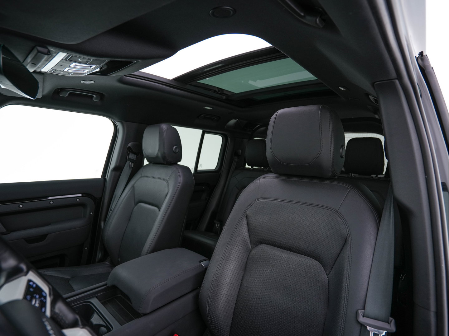 Land Rover Defender 110 2.0 P400e 110 XS Edition (Plug-in) (INCL-BTW-BPM) *PANO | LEATHER | FULL-LED | MERIDIAN-AUDIO | BLINDSPOT | TOPVIEW | AIRSUSPENSION | HEATED-COMFORTSEATS | KEYLESS | CARPLAY | LANE-ASIST | DAB+ | PRIVACYGLASS | 20''ALU*