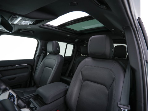 Land Rover Defender 110 2.0 P400e 110 XS Edition (Plug-in) (INCL-BTW-BPM) *PANO | LEATHER | FULL-LED | MERIDIAN-AUDIO | BLINDSPOT | TOPVIEW | AIRSUSPENSION | HEATED-COMFORTSEATS | KEYLESS | CARPLAY | LANE-ASIST | DAB+ | PRIVACYGLASS | 20''ALU*