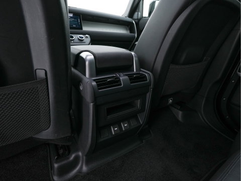Land Rover Defender 110 2.0 P400e 110 XS Edition (Plug-in) (INCL-BTW-BPM) *PANO | LEATHER | FULL-LED | MERIDIAN-AUDIO | BLINDSPOT | TOPVIEW | AIRSUSPENSION | HEATED-COMFORTSEATS | KEYLESS | CARPLAY | LANE-ASIST | DAB+ | PRIVACYGLASS | 20''ALU*