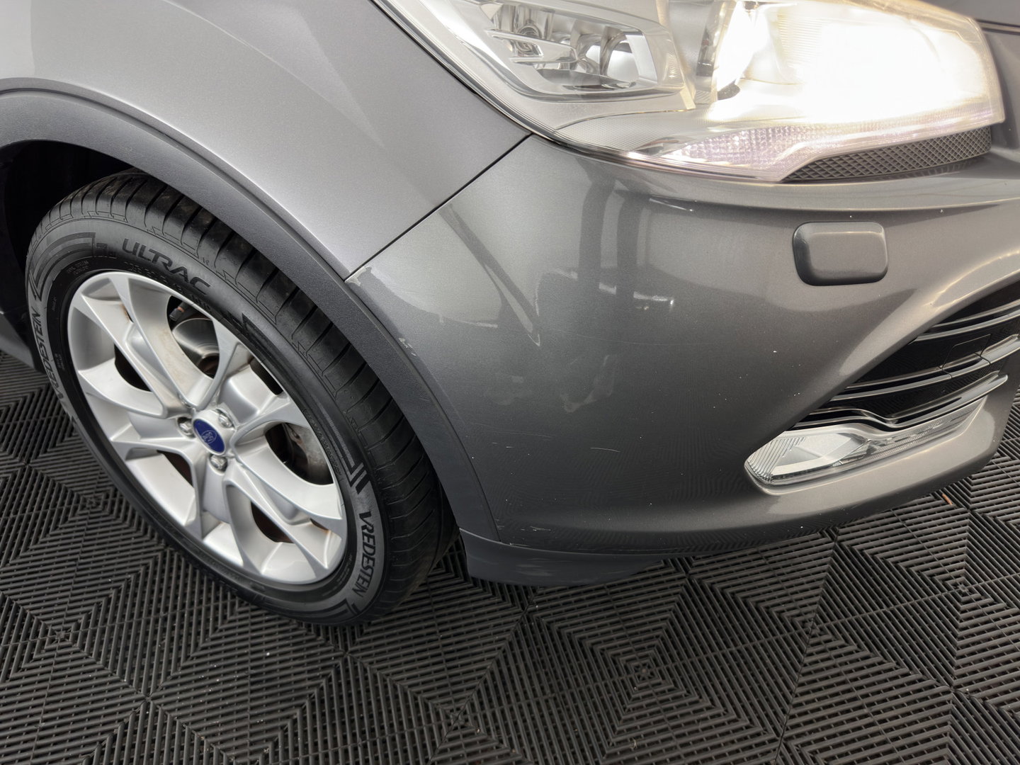 Ford Kuga 1.6 Titanium *LEATHER-FABRIC | XENON | HEATED-COMFORTSEATS | NAVI-FULLMAP | ECC | PDC | CRUISE | 17''ALU*