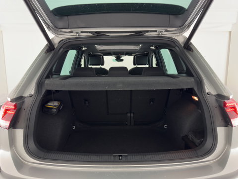 Volkswagen Tiguan 1.5 TSI "'MOTOR TICKS "'ACT R-Line Highline Business Aut. *PANO | ADAPTIVE-CRUISE | FULL-LED | HEATED-COMFORTSEATS | KEYLESS | DIGI-COCKPIT | CAMERA | NAVI-FULLMAP | PRIVACY-GLASS | SHIFT-PADDLES | 19