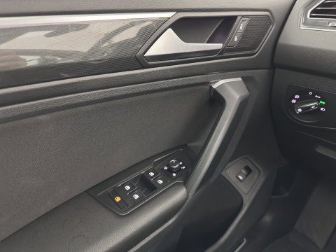 Volkswagen Tiguan 1.5 TSI "'MOTOR TICKS "'ACT R-Line Highline Business Aut. *PANO | ADAPTIVE-CRUISE | FULL-LED | HEATED-COMFORTSEATS | KEYLESS | DIGI-COCKPIT | CAMERA | NAVI-FULLMAP | PRIVACY-GLASS | SHIFT-PADDLES | 19