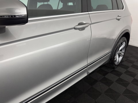Volkswagen Tiguan 1.5 TSI "'MOTOR TICKS "'ACT R-Line Highline Business Aut. *PANO | ADAPTIVE-CRUISE | FULL-LED | HEATED-COMFORTSEATS | KEYLESS | DIGI-COCKPIT | CAMERA | NAVI-FULLMAP | PRIVACY-GLASS | SHIFT-PADDLES | 19