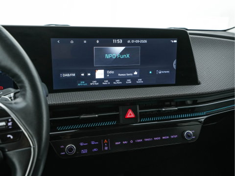 Kia Ev6 Plus 77.4 kWh [3-Fase-11kW] {SoH-96%} (INCL-BTW) Aut. *LEATHER | ADAPTIVE-CRUISE | DIGI-COCKPIT | MERIDIAN-AUDIO | MEMORY-PACK | FULL-LED | KEYLESS | CAMERA | DAB | BLIND-SPOT | NAVI-FULLMAP | PRIVACY-GLASS | AMBIENT-LIGHT | 19''
