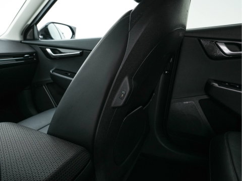 Kia Ev6 Plus 77.4 kWh [3-Fase-11kW] {SoH-96%} (INCL-BTW) Aut. *LEATHER | ADAPTIVE-CRUISE | DIGI-COCKPIT | MERIDIAN-AUDIO | MEMORY-PACK | FULL-LED | KEYLESS | CAMERA | DAB | BLIND-SPOT | NAVI-FULLMAP | PRIVACY-GLASS | AMBIENT-LIGHT | 19''