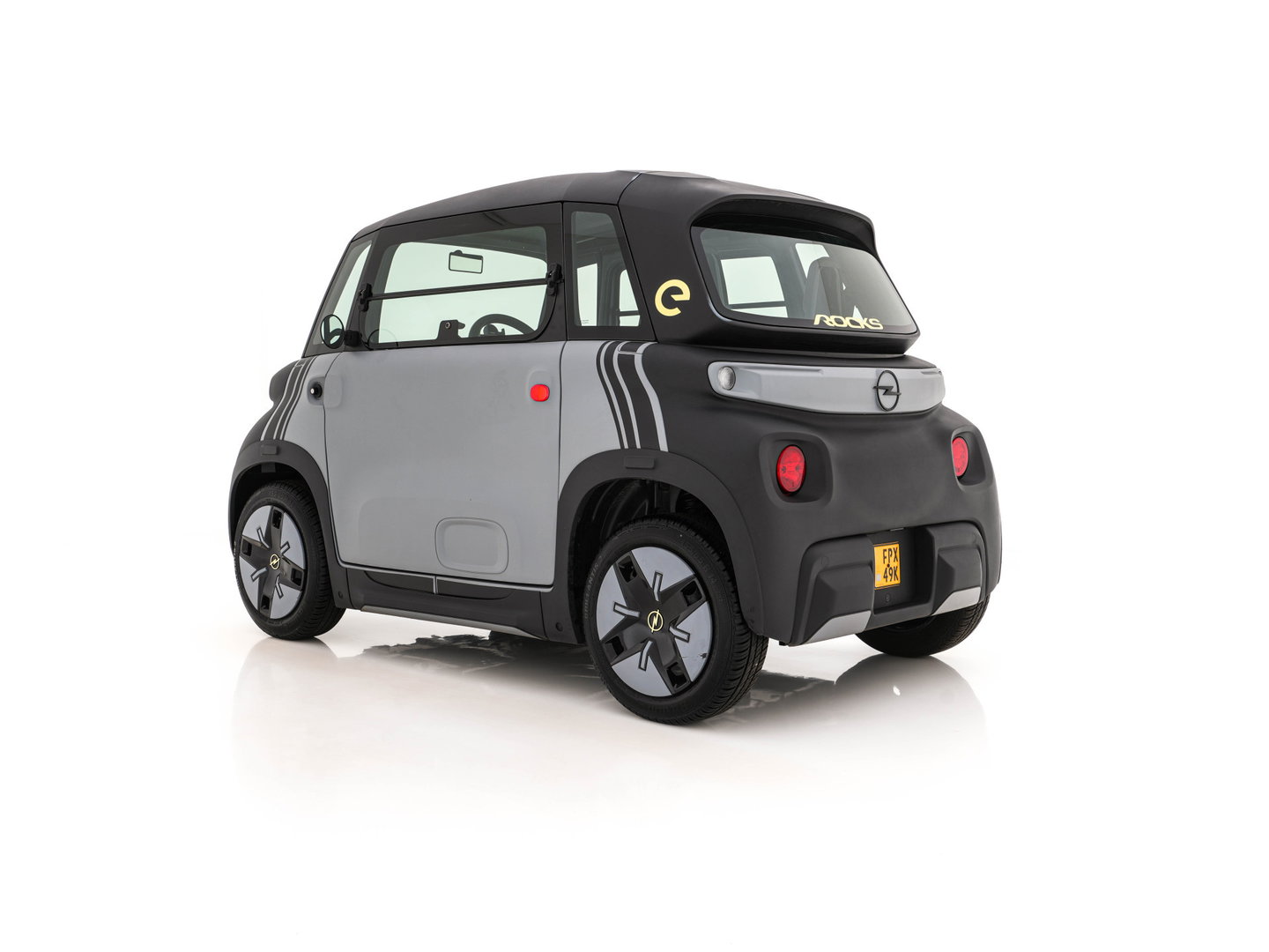 Opel Brommobiel Rocks-E Base Aut.*PANO | LED-LIGHTS | TINDED-GLASS | TWO-TONE | DIGI-COCKPIT |