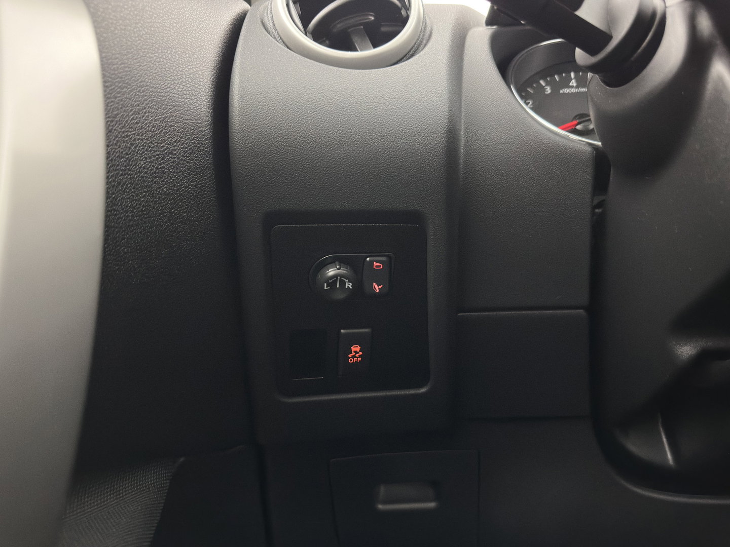 Nissan QASHQAI+2 2.0 Tekna [7-Pers.] *PANO | XENON | BOSE-SOUND | HEATED-COMFORTSEATS | CAMERA | NAVI-FULLMAP | PRIVACY-GLASS | ECC | PDC | CRUISE | 17''ALU | TOWBAR*