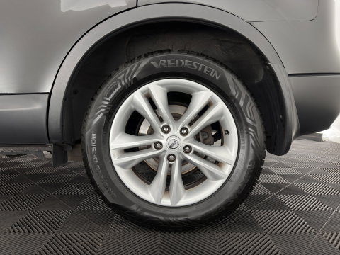 Nissan QASHQAI+2 2.0 Tekna [7-Pers.] *PANO | XENON | BOSE-SOUND | HEATED-COMFORTSEATS | CAMERA | NAVI-FULLMAP | PRIVACY-GLASS | ECC | PDC | CRUISE | 17''ALU | TOWBAR*