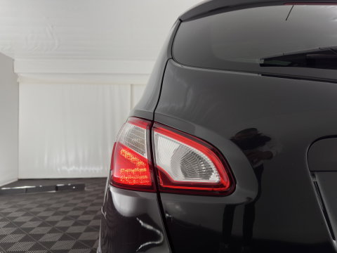 Nissan QASHQAI+2 2.0 Tekna [7-Pers.] *PANO | XENON | BOSE-SOUND | HEATED-COMFORTSEATS | CAMERA | NAVI-FULLMAP | PRIVACY-GLASS | ECC | PDC | CRUISE | 17''ALU | TOWBAR*