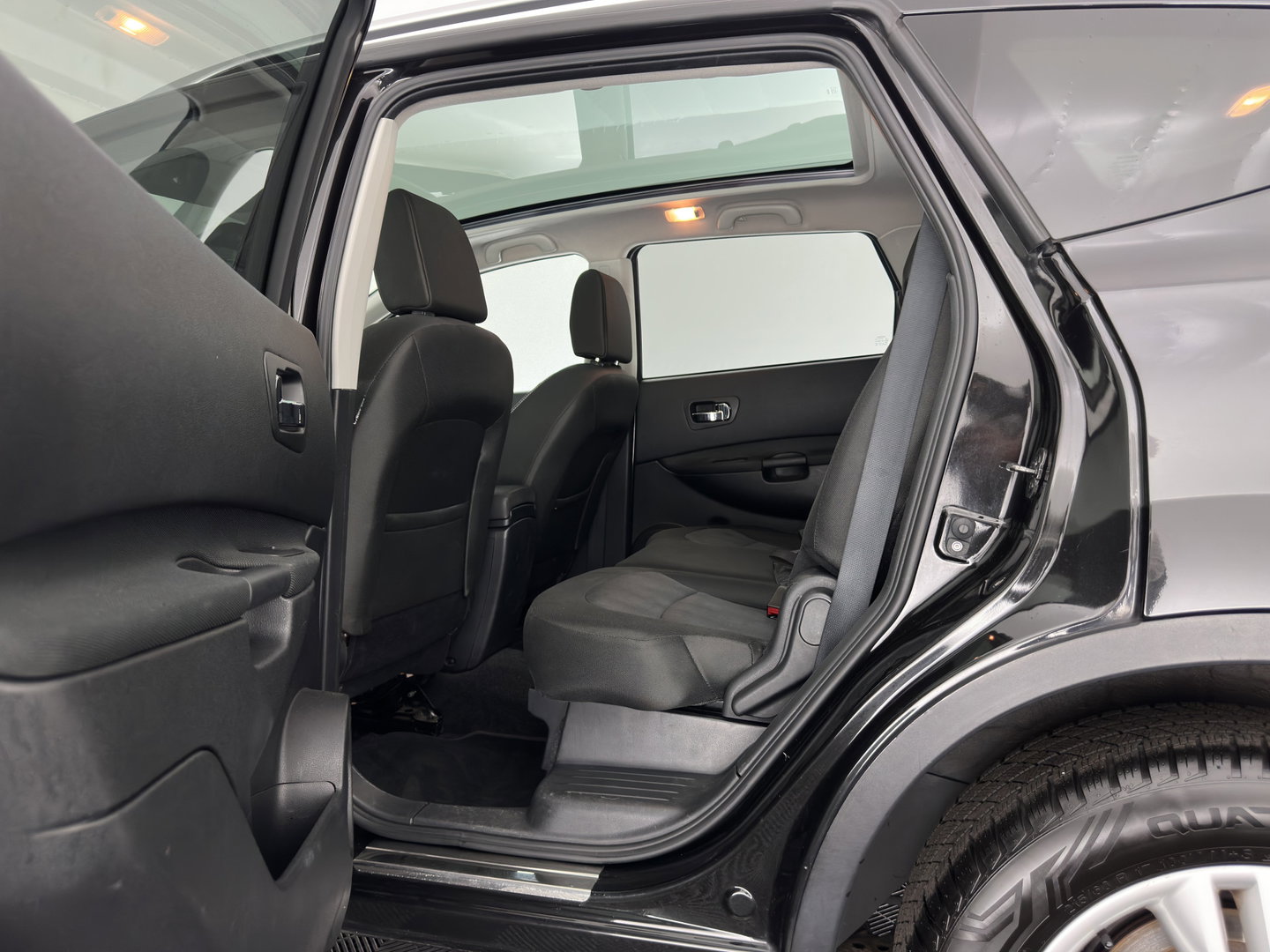 Nissan QASHQAI+2 2.0 Tekna [7-Pers.] *PANO | XENON | BOSE-SOUND | HEATED-COMFORTSEATS | CAMERA | NAVI-FULLMAP | PRIVACY-GLASS | ECC | PDC | CRUISE | 17''ALU | TOWBAR*