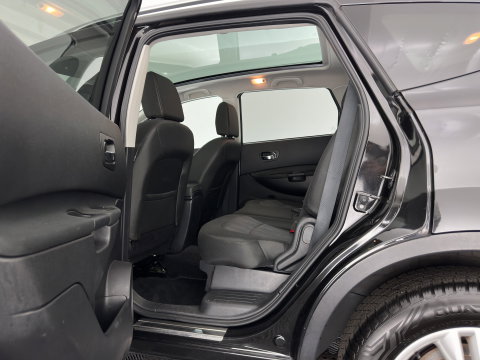 Nissan QASHQAI+2 2.0 Tekna [7-Pers.] *PANO | XENON | BOSE-SOUND | HEATED-COMFORTSEATS | CAMERA | NAVI-FULLMAP | PRIVACY-GLASS | ECC | PDC | CRUISE | 17''ALU | TOWBAR*
