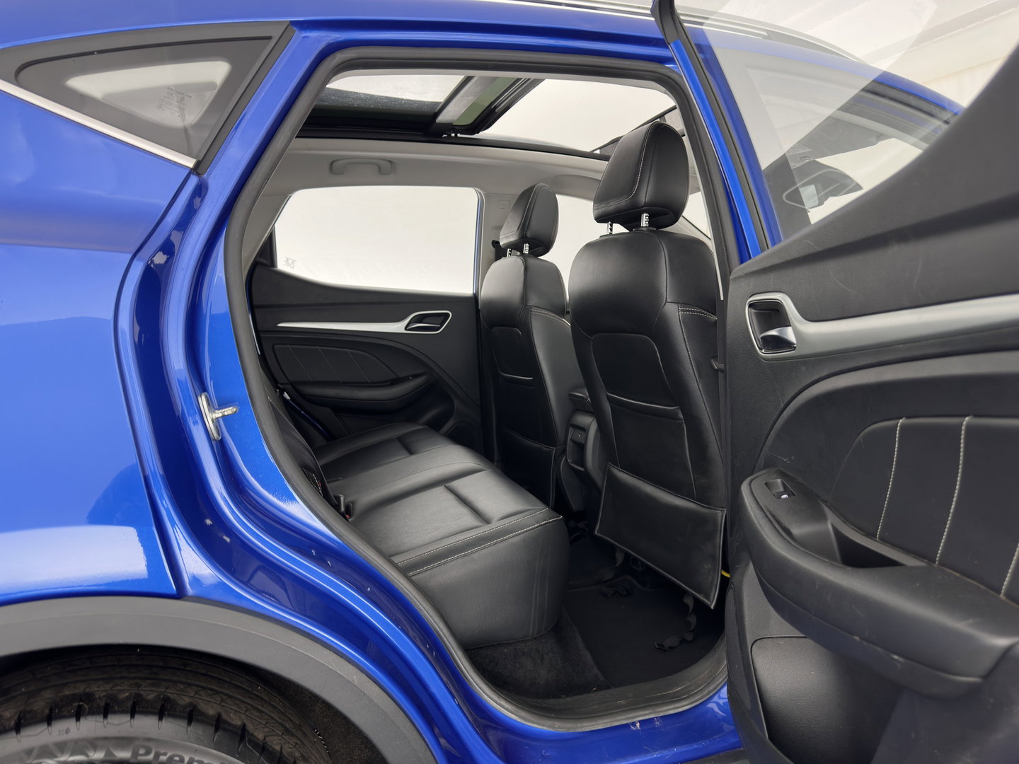 MG ZS EV Luxury 45 kWh (INCL-BTW) Aut. *PANO | LEATHER | CCS-FASTLOADER | KEYLESS | NAVI-FULLMAP | ADAPTIVE-CRUISE | CAMERA | HEATED-SPORTSEATS | CARPLAY | BLINDSPOT | DAB | LANE-ASSIST | 17''ALU*