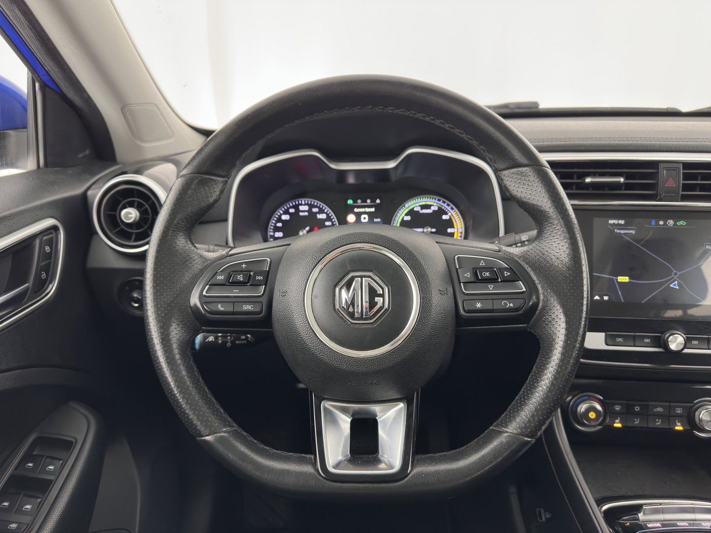 MG ZS EV Luxury 45 kWh (INCL-BTW) Aut. *PANO | LEATHER | CCS-FASTLOADER | KEYLESS | NAVI-FULLMAP | ADAPTIVE-CRUISE | CAMERA | HEATED-SPORTSEATS | CARPLAY | BLINDSPOT | DAB | LANE-ASSIST | 17''ALU*