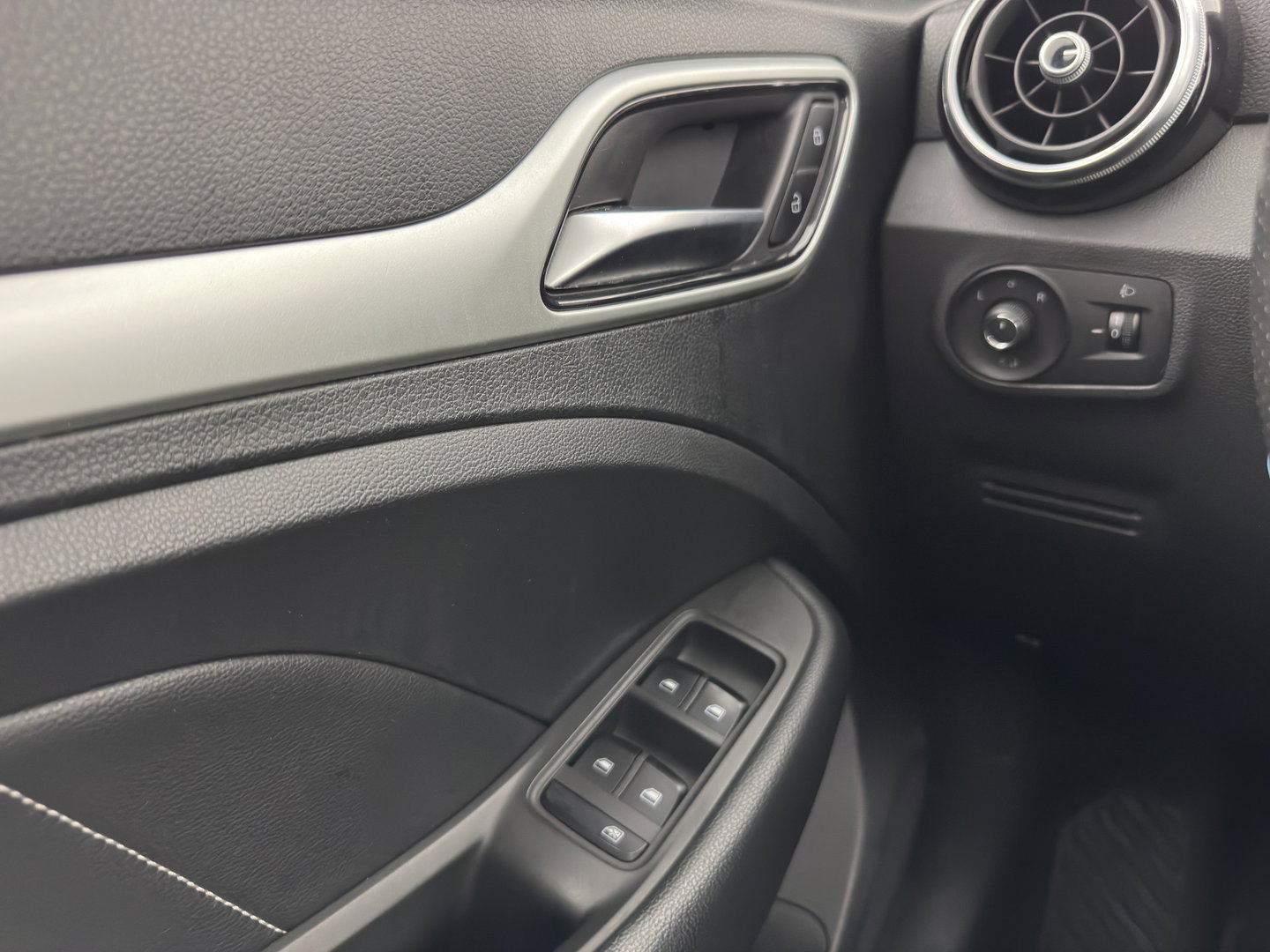 MG ZS EV Luxury 45 kWh (INCL-BTW) Aut. *PANO | LEATHER | CCS-FASTLOADER | KEYLESS | NAVI-FULLMAP | ADAPTIVE-CRUISE | CAMERA | HEATED-SPORTSEATS | CARPLAY | BLINDSPOT | DAB | LANE-ASSIST | 17''ALU*