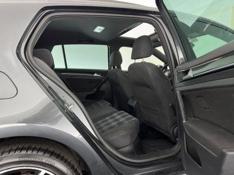 Volkswagen Golf 1.4 TSI GTE (Plug-in) (INCL.BTW) *PANO | FULL-LED | NAVI-FULLMAP | SPORT-SEATS | PRIVACY-GLASS | AMBIENT-LIGHT | SHIFT-PADDLES | ECC | PDC | CRUISE | 17''ALU*