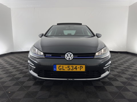 Volkswagen Golf 1.4 TSI GTE (Plug-in) (INCL.BTW) *PANO | FULL-LED | NAVI-FULLMAP | SPORT-SEATS | PRIVACY-GLASS | AMBIENT-LIGHT | SHIFT-PADDLES | ECC | PDC | CRUISE | 17''ALU*