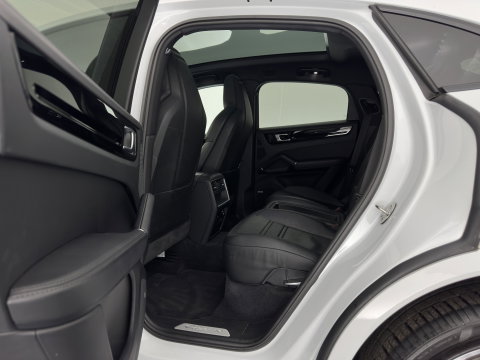 Porsche Cayenne Coupé 3.0 E-Hybrid (Plug-in) Aut. *PANO | HEAD-UP | SPORT-CHRONO | LEATHER | FULL-LED | TOP-VIEW | AIR-SUSPENSION | BOSE-SOUND | HEATED-COMFORTSEATS | NAVI-FULLMAP | PRIVACY-GLASS | SHIFT-PADDLES | ECC | PDC | 21''ALU*