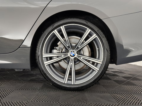 BMW 3 Serie Touring 330e High Executive (Plug-in) {SoH-91%} (INCL.BTW) Aut. *LEATHER | FULL-LED | HEATED-SPORTSEATS | HIFI-SOUND | NAVI-FULLMAP | DAB+ | DIGI-COCKPIT | PRIVACY-GLASS | AMBIENT-LIGHT | ECC | PDC | CRUISE | 19-ALU*