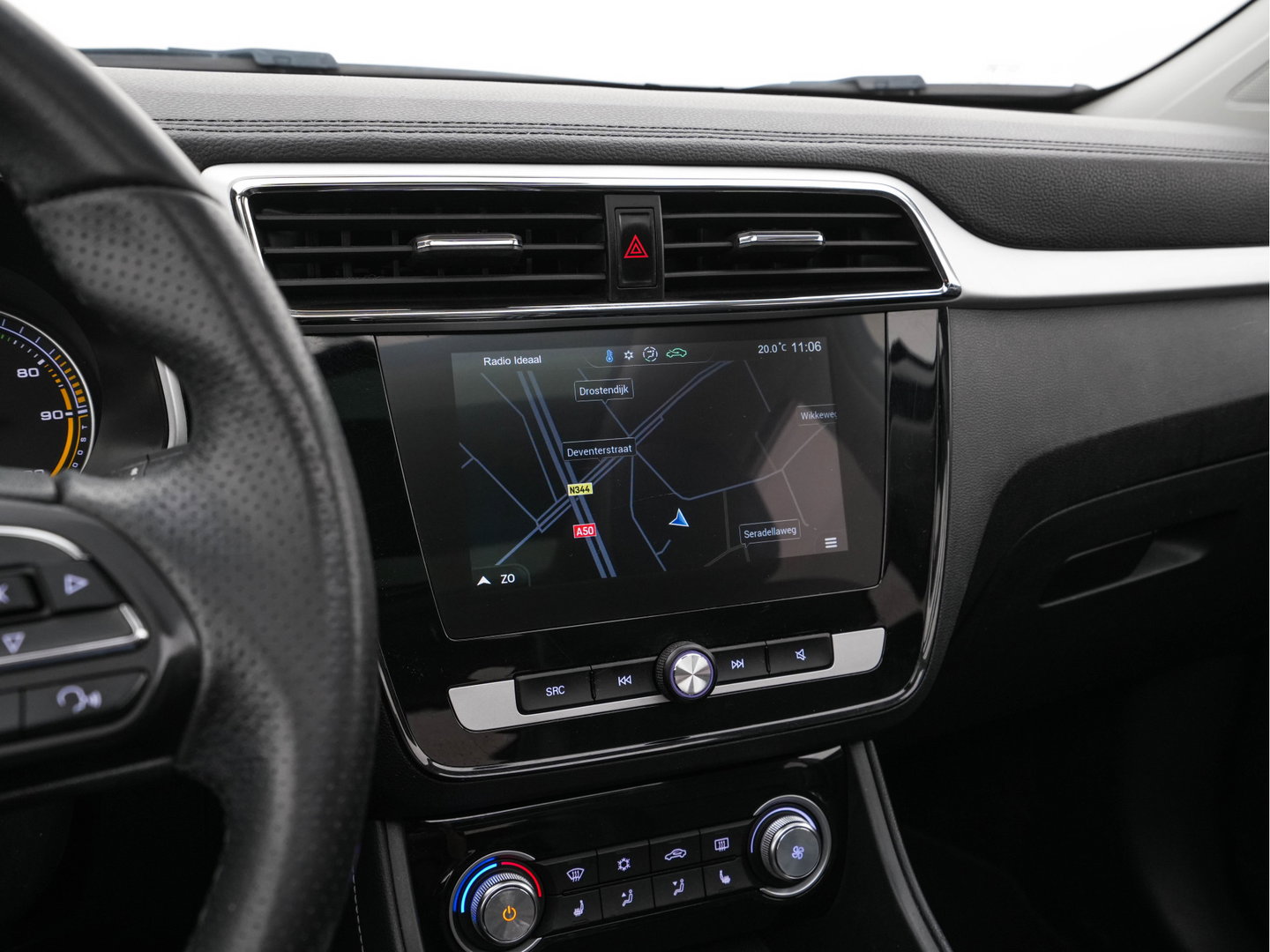 MG ZS EV Luxury 45 kWh {SoH-87%} (INCL-BTW) Aut. *PANO | LEATHER | CCS-FASTLOADER | KEYLESS | NAVI-FULLMAP | ADAPTIVE-CRUISE | CAMERA | HEATED-SPORTSEATS | CARPLAY | BLINDSPOT | DAB | LANE-ASSIST | 17''ALU*