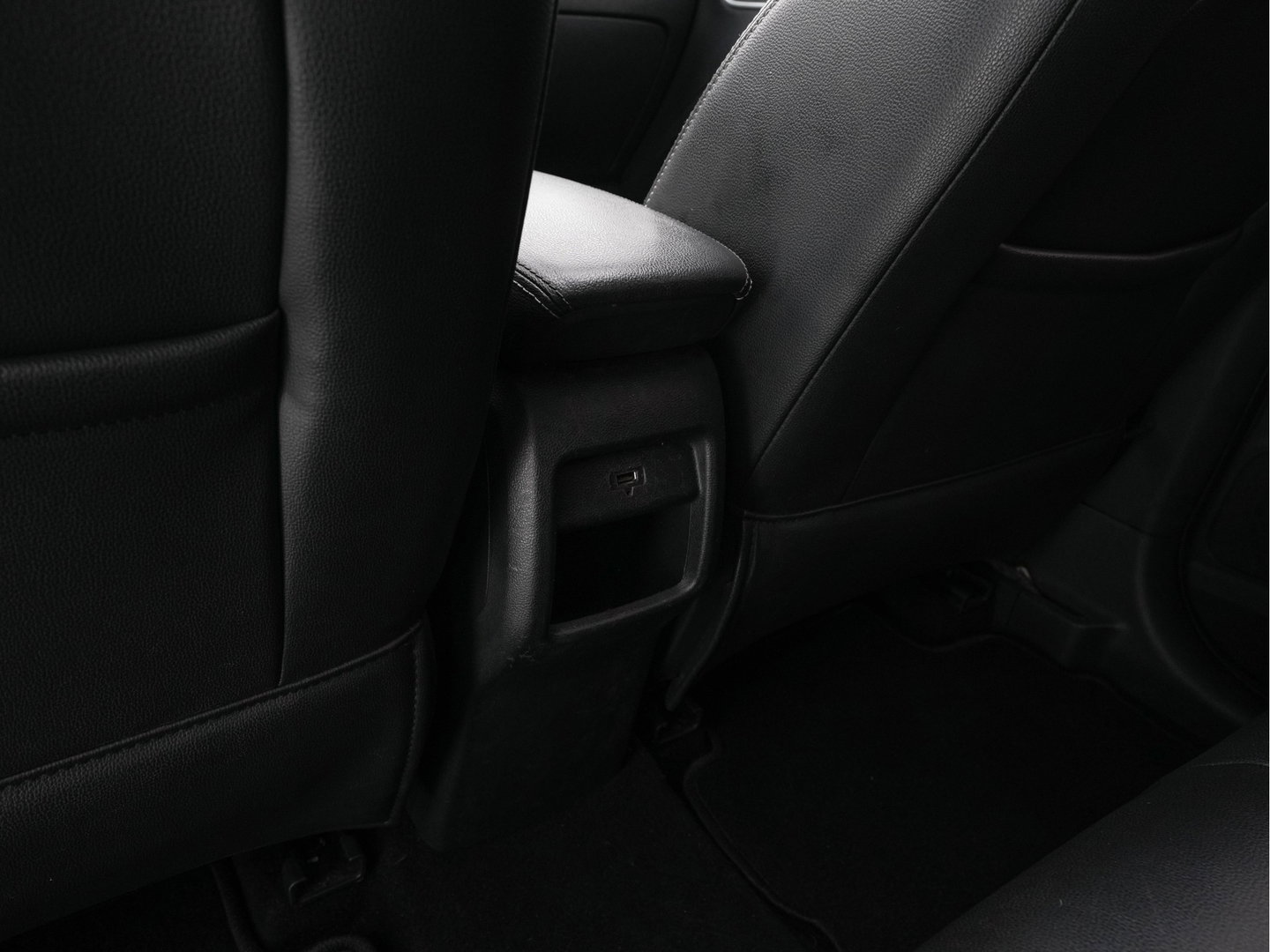 MG ZS EV Luxury 45 kWh {SoH-87%} (INCL-BTW) Aut. *PANO | LEATHER | CCS-FASTLOADER | KEYLESS | NAVI-FULLMAP | ADAPTIVE-CRUISE | CAMERA | HEATED-SPORTSEATS | CARPLAY | BLINDSPOT | DAB | LANE-ASSIST | 17''ALU*