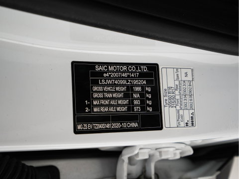 MG ZS EV Luxury 45 kWh {SoH-87%} (INCL-BTW) Aut. *PANO | LEATHER | CCS-FASTLOADER | KEYLESS | NAVI-FULLMAP | ADAPTIVE-CRUISE | CAMERA | HEATED-SPORTSEATS | CARPLAY | BLINDSPOT | DAB | LANE-ASSIST | 17''ALU*