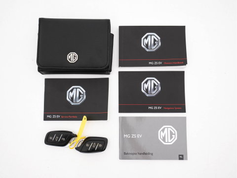 MG ZS EV Luxury 45 kWh {SoH-87%} (INCL-BTW) Aut. *PANO | LEATHER | CCS-FASTLOADER | KEYLESS | NAVI-FULLMAP | ADAPTIVE-CRUISE | CAMERA | HEATED-SPORTSEATS | CARPLAY | BLINDSPOT | DAB | LANE-ASSIST | 17''ALU*