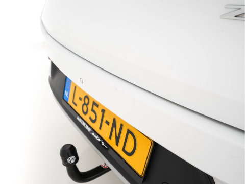 MG ZS EV Luxury 45 kWh {SoH-87%} (INCL-BTW) Aut. *PANO | LEATHER | CCS-FASTLOADER | KEYLESS | NAVI-FULLMAP | ADAPTIVE-CRUISE | CAMERA | HEATED-SPORTSEATS | CARPLAY | BLINDSPOT | DAB | LANE-ASSIST | 17''ALU*