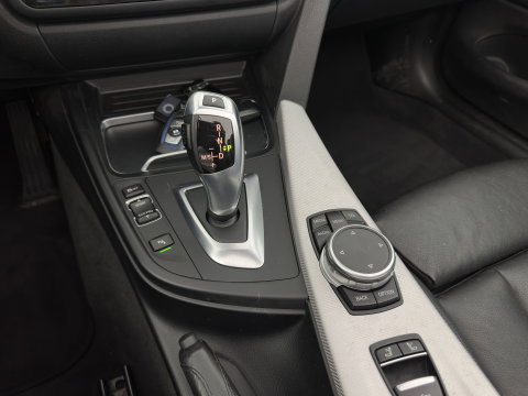BMW 4 Serie Cabrio 420i M Sport Aut. *HEAD-UP | LEATHER | XENON | AIR-SCARF | MEMORY-PACK | HIFI-SOUND | HEATED-SPORTSEATS |  NAVI-FULLMAP | ECC | PDC | CRUISE | 19''ALU | TOWBAR*