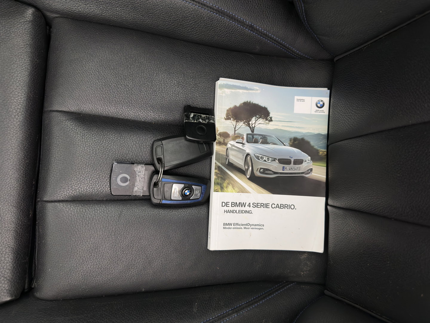 BMW 4 Serie Cabrio 420i M Sport Aut. *HEAD-UP | LEATHER | XENON | AIR-SCARF | MEMORY-PACK | HIFI-SOUND | HEATED-SPORTSEATS |  NAVI-FULLMAP | ECC | PDC | CRUISE | 19''ALU | TOWBAR*