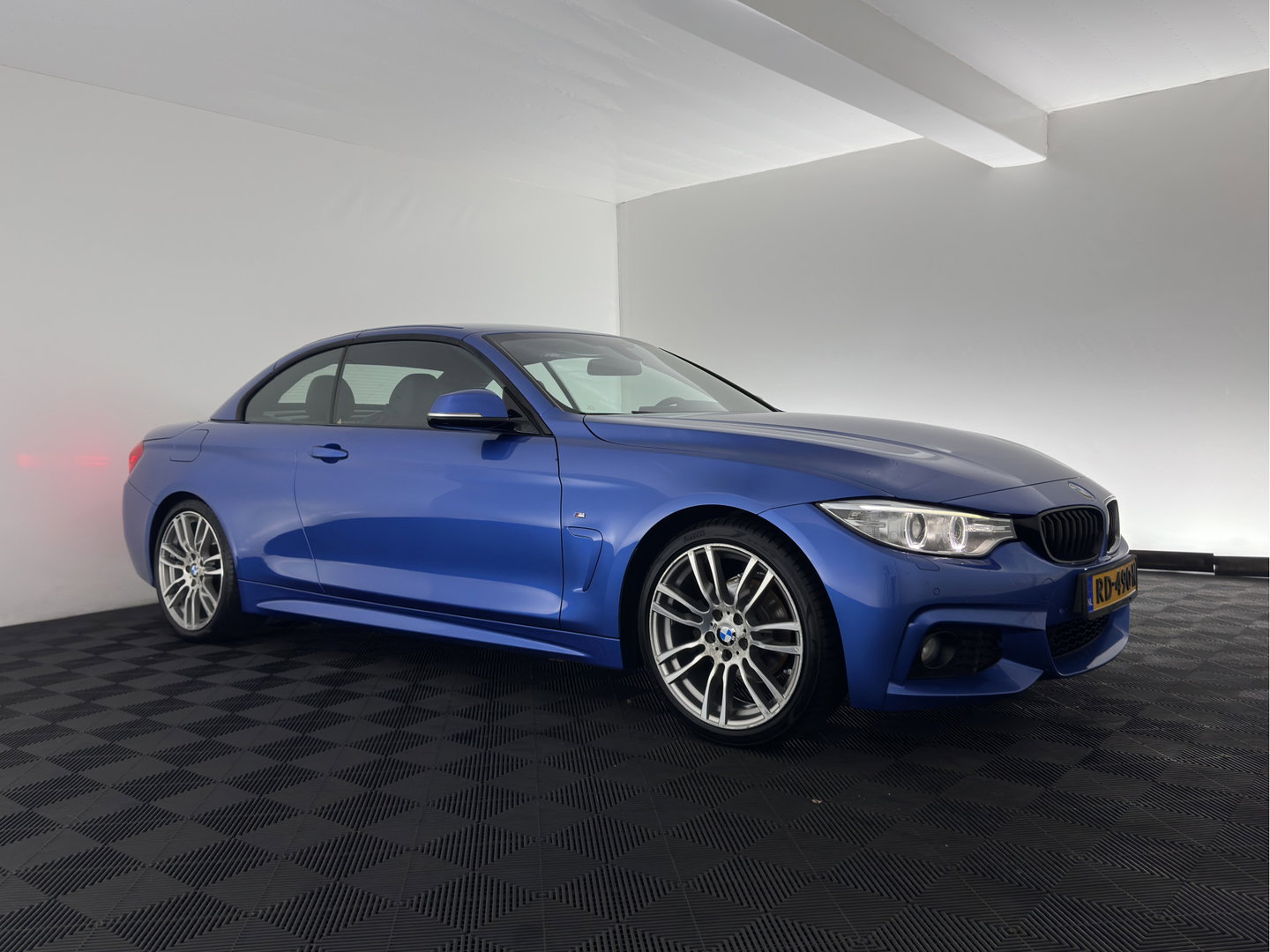 BMW 4 Serie Cabrio 420i M Sport Aut. *HEAD-UP | LEATHER | XENON | AIR-SCARF | MEMORY-PACK | HIFI-SOUND | HEATED-SPORTSEATS |  NAVI-FULLMAP | ECC | PDC | CRUISE | 19''ALU | TOWBAR*
