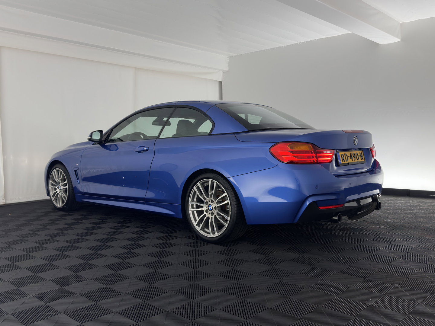 BMW 4 Serie Cabrio 420i M Sport Aut. *HEAD-UP | LEATHER | XENON | AIR-SCARF | MEMORY-PACK | HIFI-SOUND | HEATED-SPORTSEATS |  NAVI-FULLMAP | ECC | PDC | CRUISE | 19''ALU | TOWBAR*