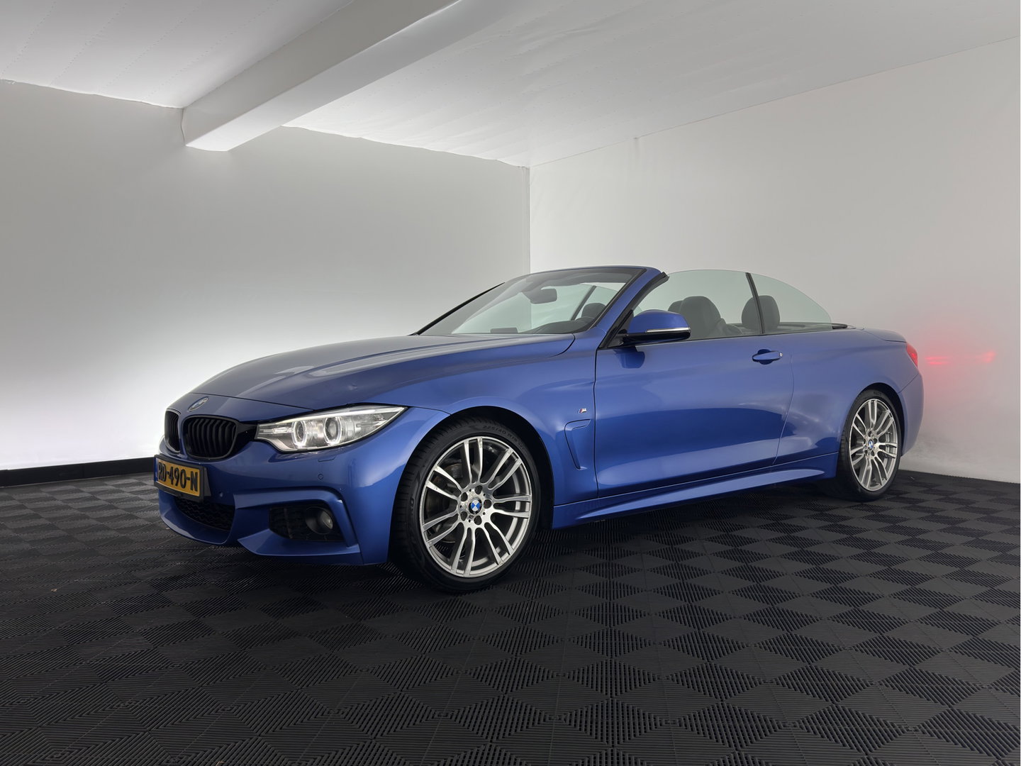 BMW 4 Serie Cabrio 420i M Sport Aut. *HEAD-UP | LEATHER | XENON | AIR-SCARF | MEMORY-PACK | HIFI-SOUND | HEATED-SPORTSEATS |  NAVI-FULLMAP | ECC | PDC | CRUISE | 19''ALU | TOWBAR*