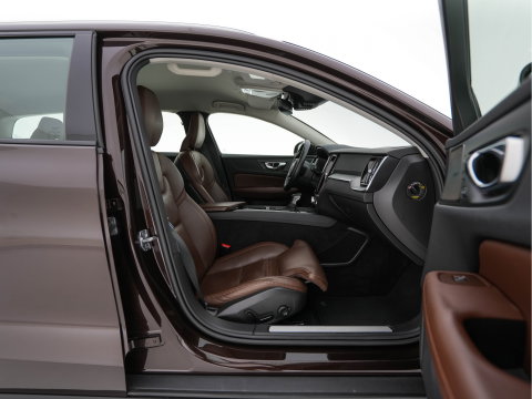 Volvo V60 Cross Country 2.0 D4 AWD Pro Aut. *LEATHER | FULL-LED | HARMAN/KARDON | MEMORY-PACK | BLIND-SPOT | DIGI-COCKPIT | HEATED-COMFORTSEATS | CAMERA | DIGI-COCKPIT | ECC | PDC | CRUISE | 18''ALU | TOWBAR*