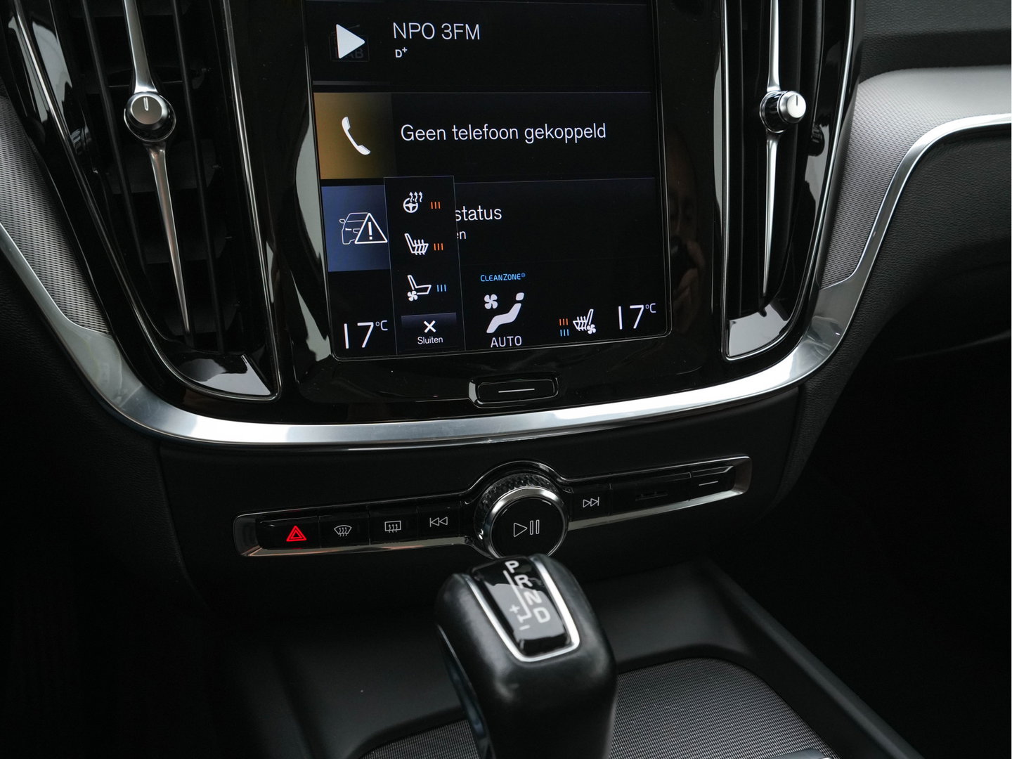 Volvo V60 Cross Country 2.0 D4 AWD Pro Aut. *LEATHER | FULL-LED | HARMAN/KARDON | MEMORY-PACK | BLIND-SPOT | DIGI-COCKPIT | HEATED-COMFORTSEATS | CAMERA | DIGI-COCKPIT | ECC | PDC | CRUISE | 18''ALU | TOWBAR*