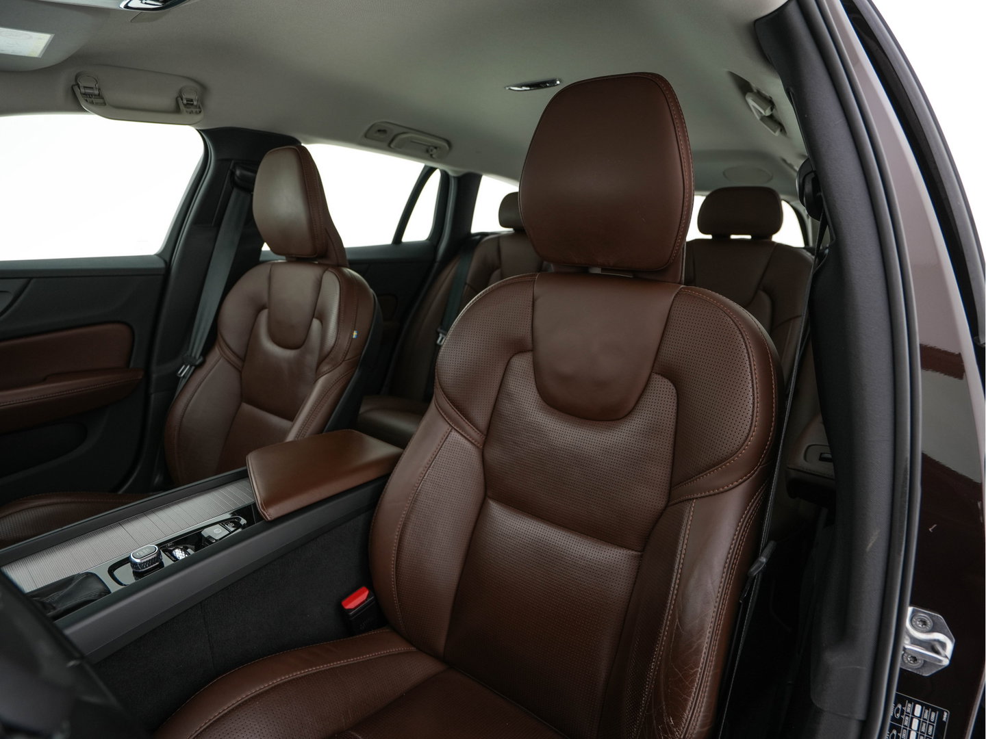 Volvo V60 Cross Country 2.0 D4 AWD Pro Aut. *LEATHER | FULL-LED | HARMAN/KARDON | MEMORY-PACK | BLIND-SPOT | DIGI-COCKPIT | HEATED-COMFORTSEATS | CAMERA | DIGI-COCKPIT | ECC | PDC | CRUISE | 18''ALU | TOWBAR*