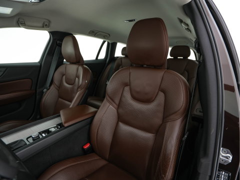 Volvo V60 Cross Country 2.0 D4 AWD Pro Aut. *LEATHER | FULL-LED | HARMAN/KARDON | MEMORY-PACK | BLIND-SPOT | DIGI-COCKPIT | HEATED-COMFORTSEATS | CAMERA | DIGI-COCKPIT | ECC | PDC | CRUISE | 18''ALU | TOWBAR*