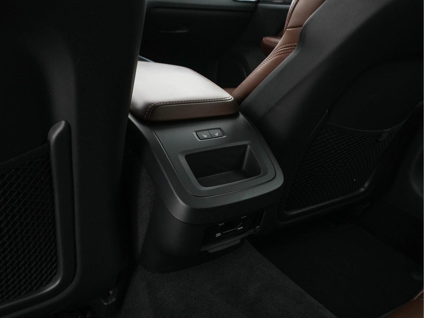 Volvo V60 Cross Country 2.0 D4 AWD Pro Aut. *LEATHER | FULL-LED | HARMAN/KARDON | MEMORY-PACK | BLIND-SPOT | DIGI-COCKPIT | HEATED-COMFORTSEATS | CAMERA | DIGI-COCKPIT | ECC | PDC | CRUISE | 18''ALU | TOWBAR*