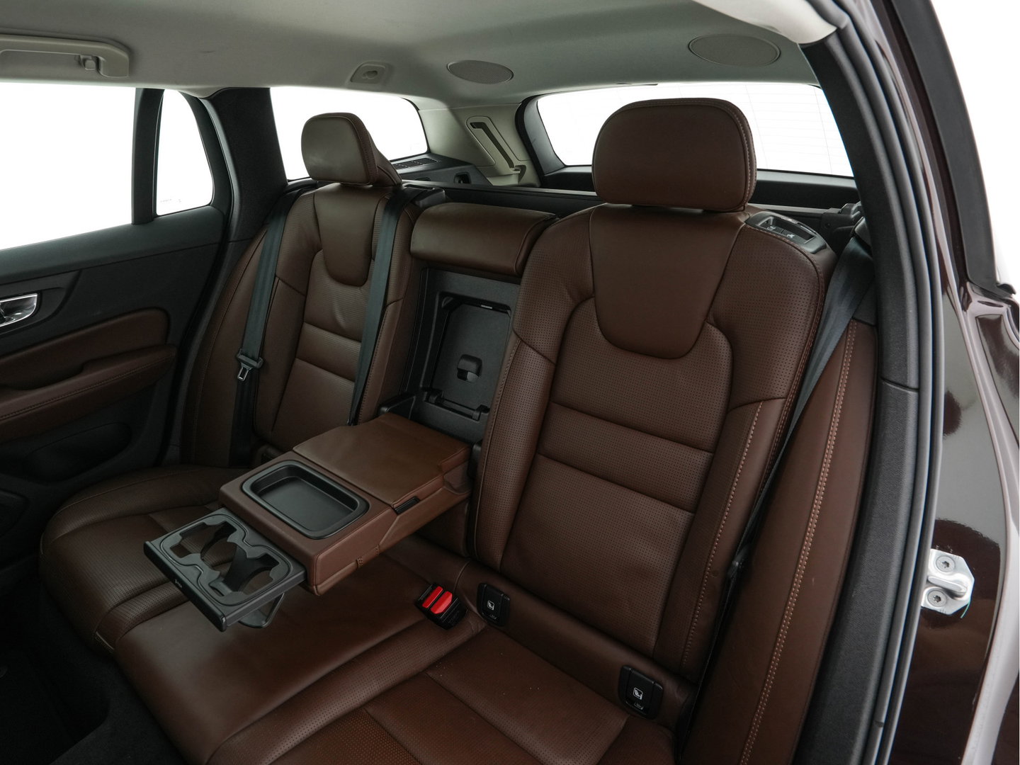 Volvo V60 Cross Country 2.0 D4 AWD Pro Aut. *LEATHER | FULL-LED | HARMAN/KARDON | MEMORY-PACK | BLIND-SPOT | DIGI-COCKPIT | HEATED-COMFORTSEATS | CAMERA | DIGI-COCKPIT | ECC | PDC | CRUISE | 18''ALU | TOWBAR*
