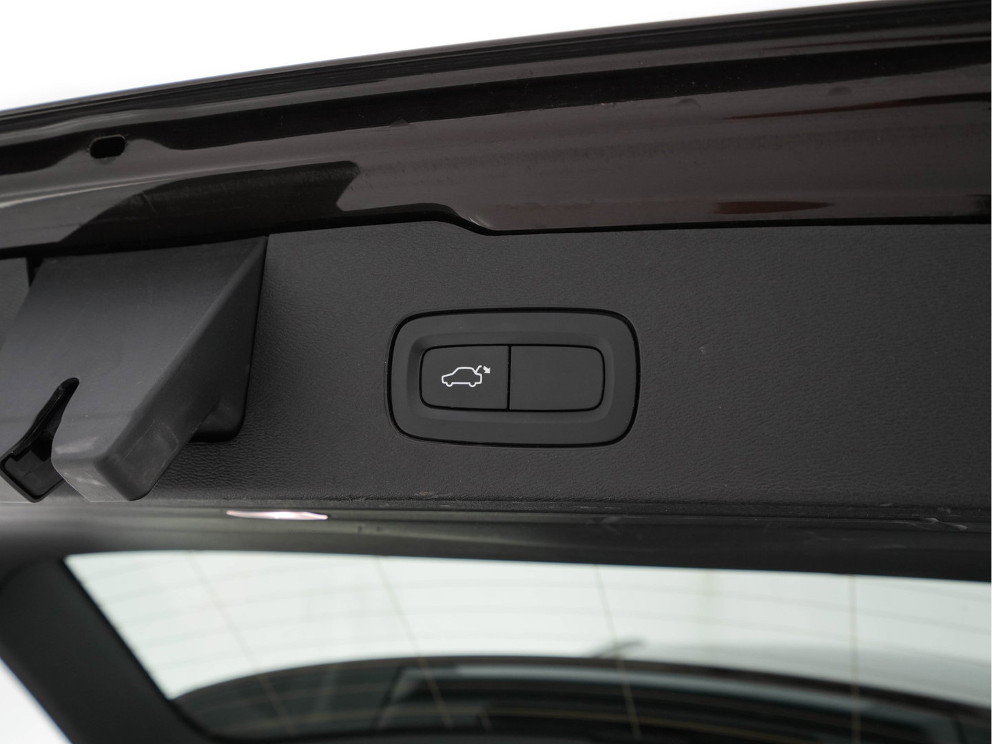 Volvo V60 Cross Country 2.0 D4 AWD Pro Aut. *LEATHER | FULL-LED | HARMAN/KARDON | MEMORY-PACK | BLIND-SPOT | DIGI-COCKPIT | HEATED-COMFORTSEATS | CAMERA | DIGI-COCKPIT | ECC | PDC | CRUISE | 18''ALU | TOWBAR*