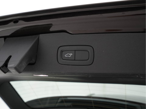 Volvo V60 Cross Country 2.0 D4 AWD Pro Aut. *LEATHER | FULL-LED | HARMAN/KARDON | MEMORY-PACK | BLIND-SPOT | DIGI-COCKPIT | HEATED-COMFORTSEATS | CAMERA | DIGI-COCKPIT | ECC | PDC | CRUISE | 18''ALU | TOWBAR*
