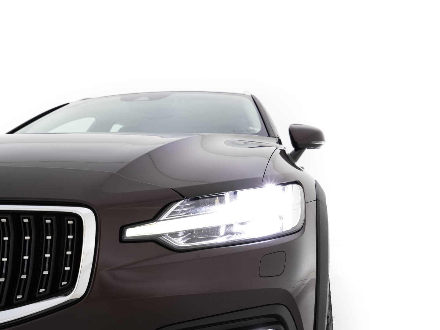 Volvo V60 Cross Country 2.0 D4 AWD Pro Aut. *LEATHER | FULL-LED | HARMAN/KARDON | MEMORY-PACK | BLIND-SPOT | DIGI-COCKPIT | HEATED-COMFORTSEATS | CAMERA | DIGI-COCKPIT | ECC | PDC | CRUISE | 18''ALU | TOWBAR*