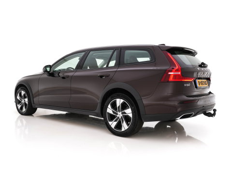 Volvo V60 Cross Country 2.0 D4 AWD Pro Aut. *LEATHER | FULL-LED | HARMAN/KARDON | MEMORY-PACK | BLIND-SPOT | DIGI-COCKPIT | HEATED-COMFORTSEATS | CAMERA | DIGI-COCKPIT | ECC | PDC | CRUISE | 18''ALU | TOWBAR*