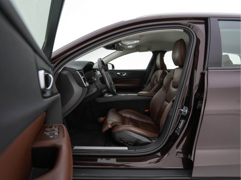 Volvo V60 Cross Country 2.0 D4 AWD Pro Aut. *LEATHER | FULL-LED | HARMAN/KARDON | MEMORY-PACK | BLIND-SPOT | DIGI-COCKPIT | HEATED-COMFORTSEATS | CAMERA | DIGI-COCKPIT | ECC | PDC | CRUISE | 18''ALU | TOWBAR*