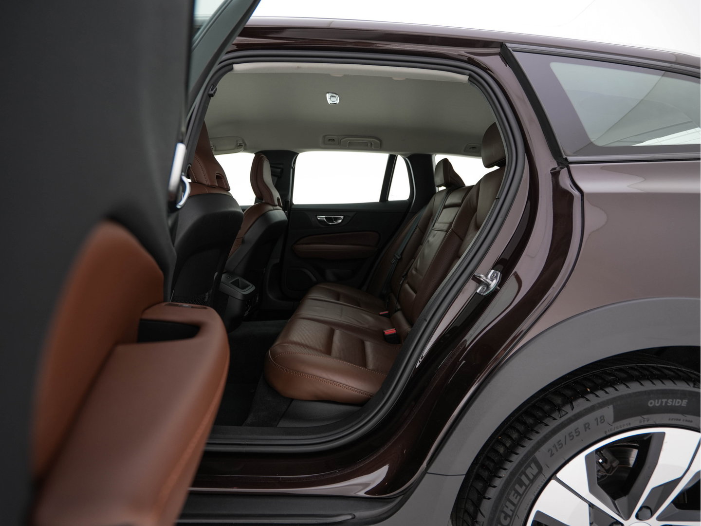 Volvo V60 Cross Country 2.0 D4 AWD Pro Aut. *LEATHER | FULL-LED | HARMAN/KARDON | MEMORY-PACK | BLIND-SPOT | DIGI-COCKPIT | HEATED-COMFORTSEATS | CAMERA | DIGI-COCKPIT | ECC | PDC | CRUISE | 18''ALU | TOWBAR*