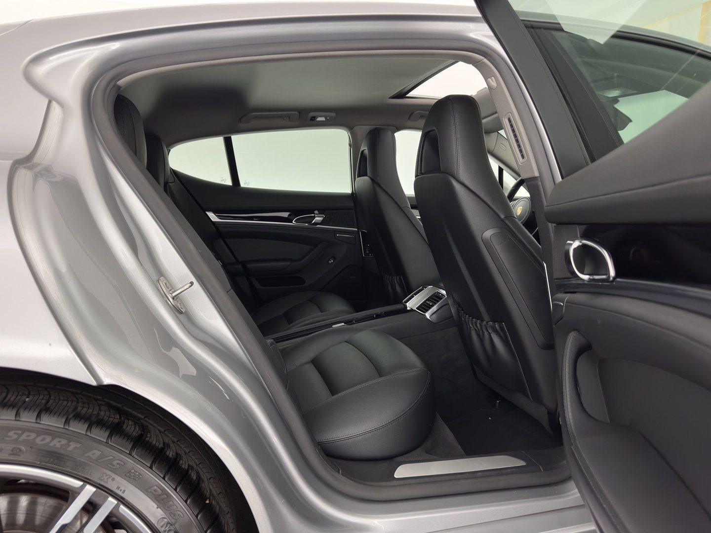 Porsche Panamera 3.0 S E-Hybrid (Plug-In) Aut. *PANO | LEATHER | XENON | HEATED-SPORTSEATS | MEMORY-PACK | BOSE-SOUND | AIR-SUSPENSION | NAVI-FULLMAP | CAMERA | PRIVACY-GLASS | SHIFTPADDLES | ECC | PDC | CRUISE | 20''ALU*
