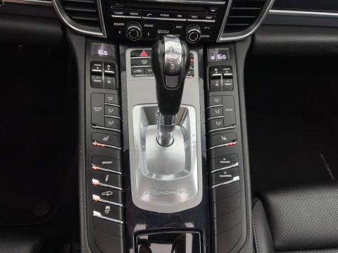 Porsche Panamera 3.0 S E-Hybrid (Plug-In) Aut. *PANO | LEATHER | XENON | HEATED-SPORTSEATS | MEMORY-PACK | BOSE-SOUND | AIR-SUSPENSION | NAVI-FULLMAP | CAMERA | PRIVACY-GLASS | SHIFTPADDLES | ECC | PDC | CRUISE | 20''ALU*